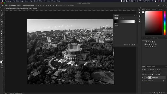 How To Create a Color Splash Effect in Photoshop | Making a Photo Black & White Except One Color смотреть онлайн