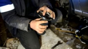 Замена передних амортизаторов Nissan Almera N16