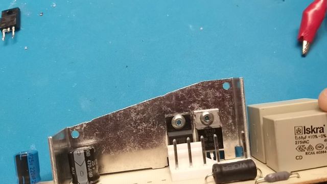 Ремонт холодильника BOSCH и как найти замену симистора. смотреть онлайн