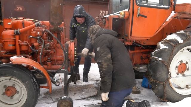 КТО ТАК СДЕЛАЛ !? Переделка трактора Т25 ,ОБЗОР ,ДЕФЕКТОВКА смотреть онлайн