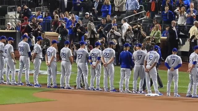 Mets fans react when Dodgers Chase Utley introduced at Citi Field смотреть онлайн
