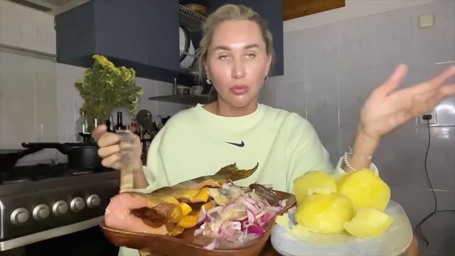 МУКБАНГ/СЕЛЕДКА/ГОРБУША/КАРТОШКА