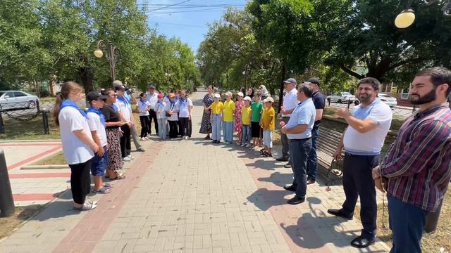 Возложение цветов у мемориала «Братьев Нурбагандовых». смотреть онлайн