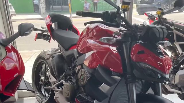 Ducati streetfighter v4 смотреть онлайн