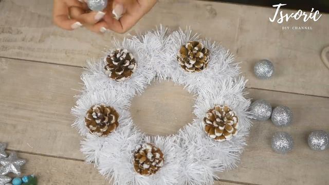 SIMPLE DIY Christmas wreath / ПРОСТОЙ Новогодний венок своими руками / DIY TSVORIC смотреть онлайн