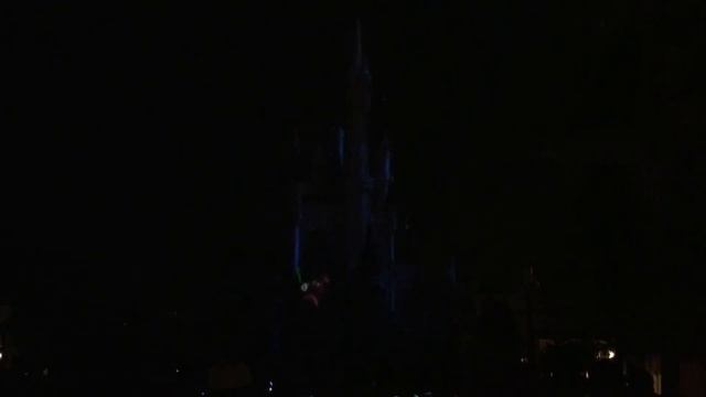 DISNEY CELEBRATE THE MAGIC CASTLE PROJECTION LIGHT SHOW смотреть онлайн