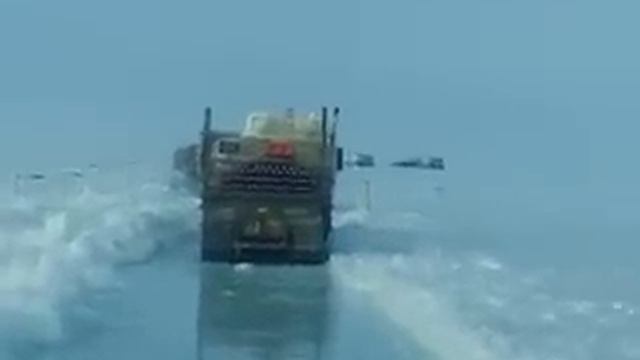 Dalton highway flood, real "ice road truckers" 4-1-15 смотреть онлайн
