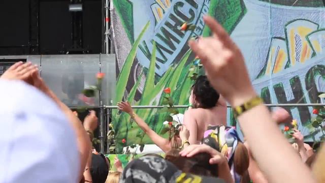 Сурганова и оркестр на НАШЕСТВИИ 2012! смотреть онлайн