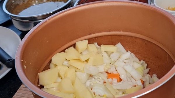 Minestrone soup (vegetarian)