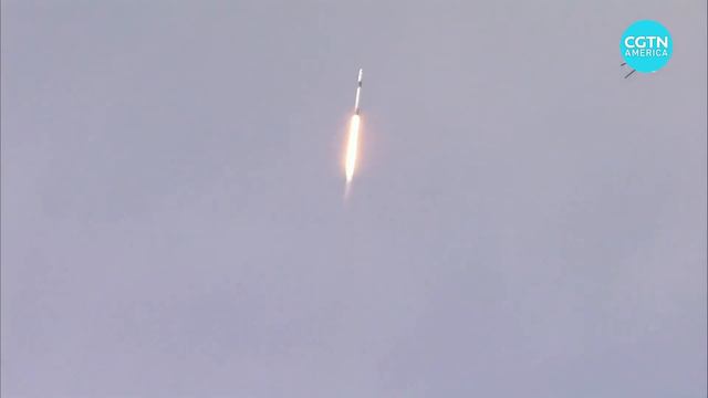 SpaceX mission launches astronauts into orbit смотреть онлайн
