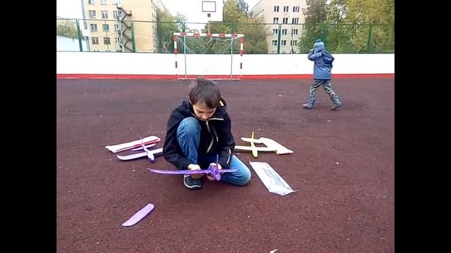 ?Новый тренд! ✈Метательные самолётики! Что это такое? Как собирать? Покажем, расскажем. смотреть онлайн