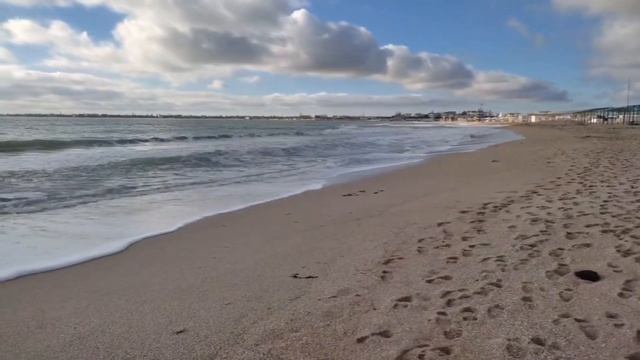 Красивое январское море в Евпатории. 04.01.2022 г. смотреть онлайн