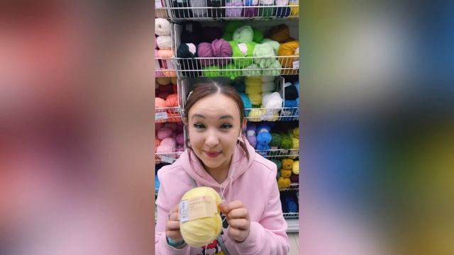 КАРДИГАН ЗА КОПЕЙКИ | Выбор пряжи | Гуляем по магазину смотреть онлайн