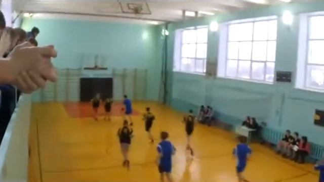 Районый турнир по баскетболу среди старших мальчиков в УСОШ (21.11.15) смотреть онлайн