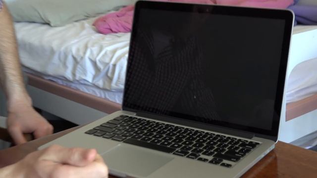 APPLE MACBOOK PRO 13 INCH RETINA 2015 UNBOXING and COMPARISON DEMO 4k 2160P смотреть онлайн