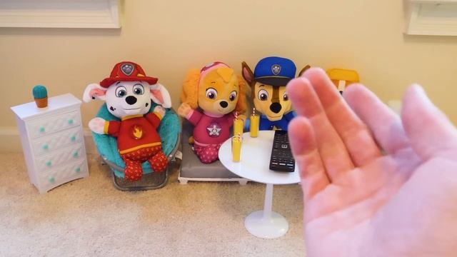 Toy Learning Videos for Kids Paw Patrol Halloween and Home Alone Skits! смотреть онлайн