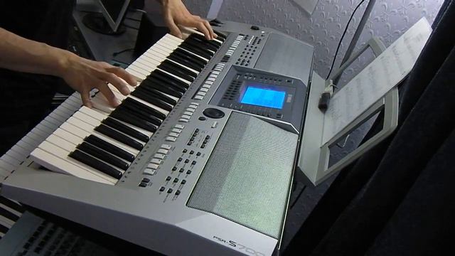 Doctor Who Theme on YAMAHA PSR-S700 Keyboard смотреть онлайн