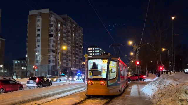 Трамвай 71-623-02 следует по маршруту 32 ”Курский Вокзал - м. Партизанская” смотреть онлайн