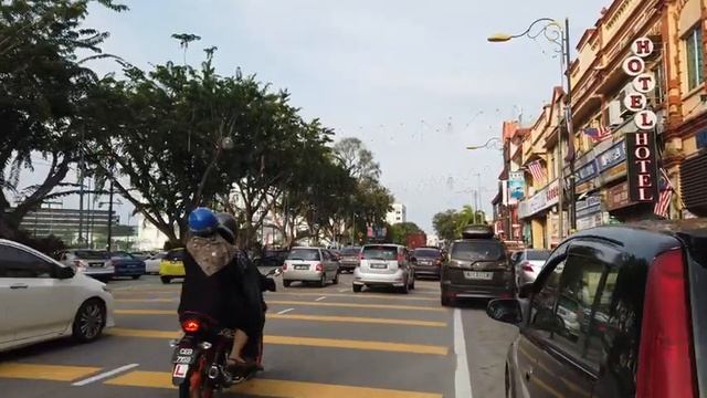 Walk around Kuantan town area and Masjid Sultan Ahmad Shah | Pahang Malaysia смотреть онлайн