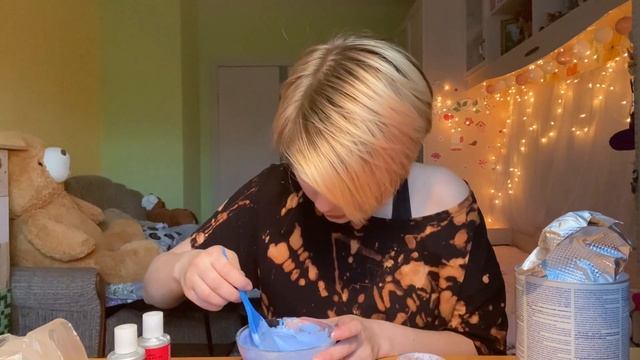 КРАШУ ВОЛОСЫ ДОМА В БЕЛЫЙ✨ +нейтрализация желтизны смотреть онлайн