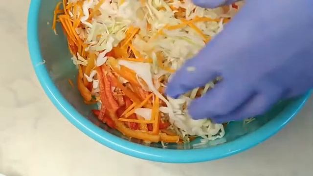 Быстрая маринованная капуста.Сочная,хрустящая,остренькая. смотреть онлайн