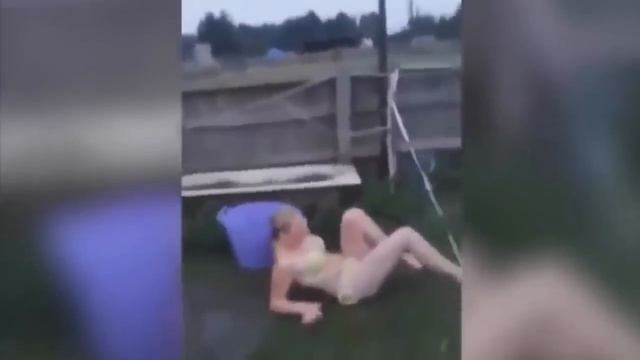 Приколы и неудачи с девушками! Невероятное зрелище! смотреть онлайн
