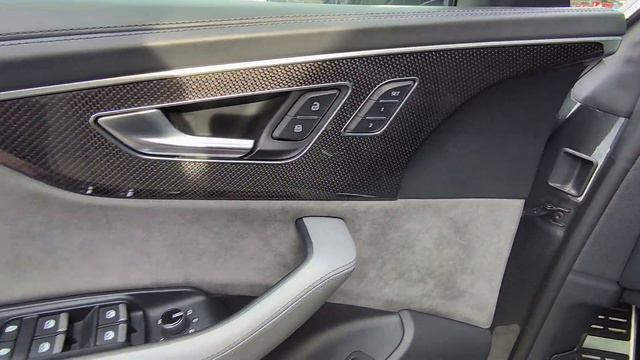 Audi SQ8 2020 года, какая она? смотреть онлайн