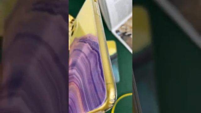 Прозрачные чехлы с блестками и красками на iPhone смотреть онлайн