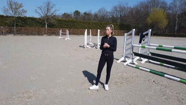Learn from one of the best with Edwina Tops-Alexander simple guide to walking strides! смотреть онлайн