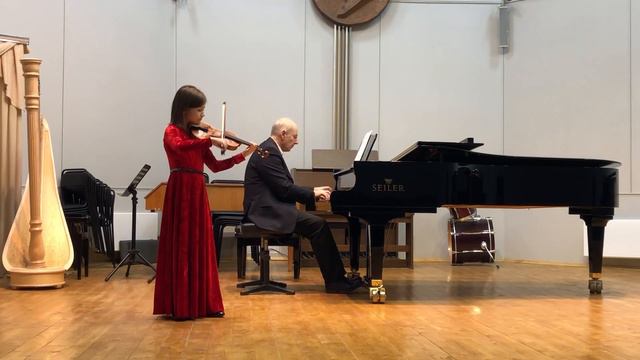 Ф. Крейслер - Прелюдия и аллегро в стиле Пуньяни - Козлова Оливия, 11 лет смотреть онлайн