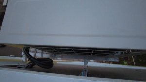 Выполнили монтаж наружного блока кондиционера на вентилируемый фасад из керамогранита, трасса чужая