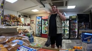 Деревня работяг, Новый телефон, Семён повышает разряд, Илюха угощает'