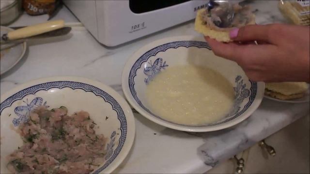 КОТЛЕТЫ В ВАФЛЯХ, БРИЗОЛИ, РЕЦЕПТ КОТЛЕТ С КУРИНОГО МЯСА В ВАФЛЯХ, МЯСО В ВАФЛЯХ, РЕЦЕПТЫ С МЯСА КУ смотреть онлайн