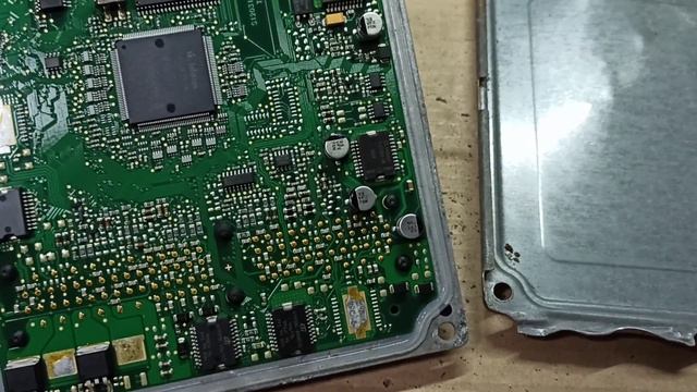 Электронный блок управления двигателем 