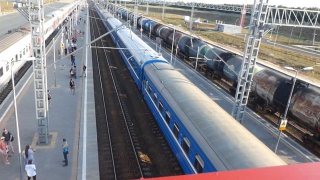 ЭП1М-659. С пассажирским поездом Адлер-Минск прибытие на станцию Кутейниково. смотреть онлайн