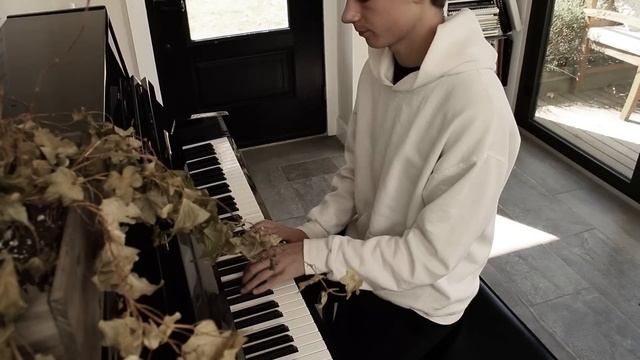 Piano Sketch I: Life - Aidan Vass смотреть онлайн
