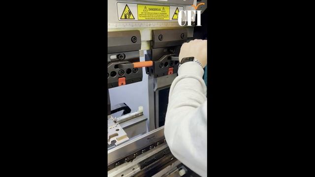 Фронтальная реверсивная механическая установка пуансонов смотреть онлайн