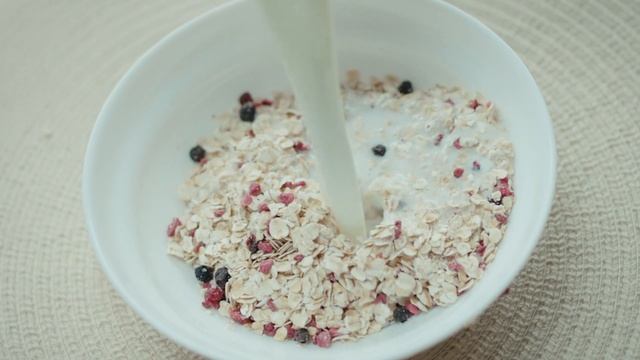 Каша овсяная "Ясно солнышко" с лесными ягодами смотреть онлайн