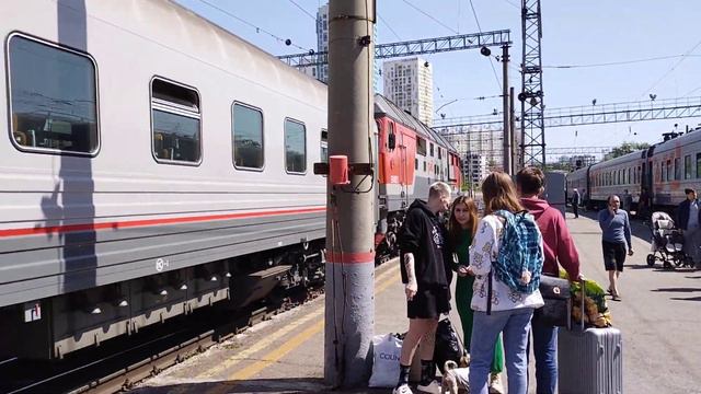 ТЭП70-0513 с пригородным поездом №6784 Екатеринбург — Егоршино. смотреть онлайн