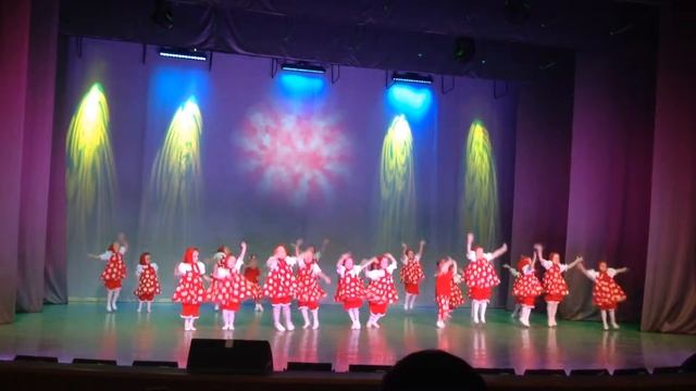 "Неваляшки". Театр танца "Интрига". Москва, декабрь 2016. смотреть онлайн