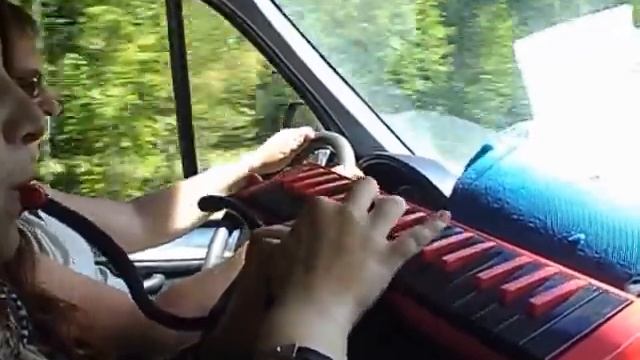 Пианика-Автостоп на фестиваль "Быть Добру!" . Travel. Дмитрий Воронцов и девушка смотреть онлайн