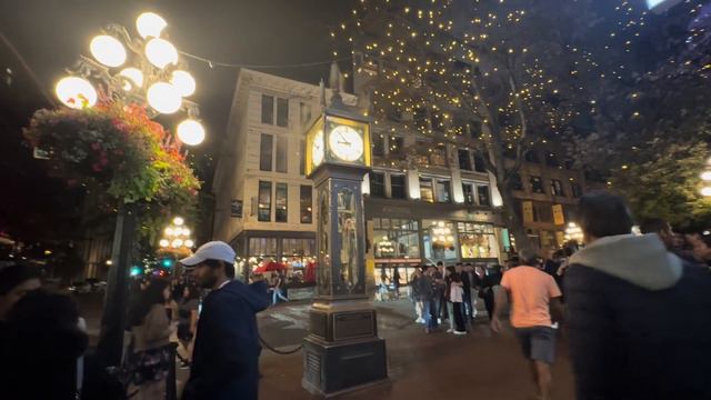 Прогулка по ночному Ванкуверу. Паровые часы - достопримечательность нашего города 😝 смотреть онлайн