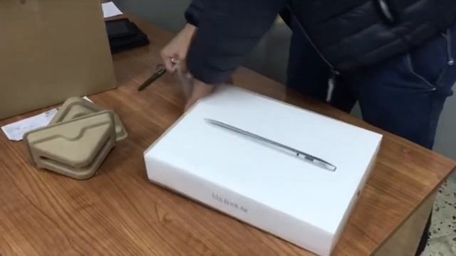 MACBOOK AIR 13’’ A €399,99 CON GIRADA GO! UNBOXING #20 смотреть онлайн