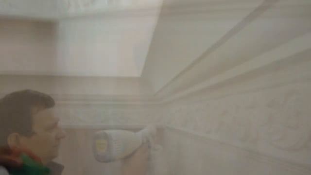 Качественная покраска стенового молдинга краскопультом и валиком смотреть онлайн
