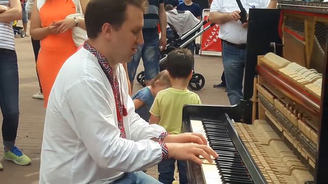 #Уличный #музыкант 😀 смотреть онлайн