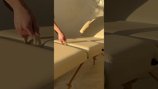 Массажный стол/косметологическое кресло для ваших экспертных фотосессий у нас в студии🙌🏻
