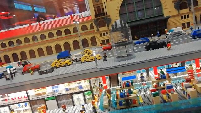 Пражский вокзал из Конструктора LEGO смотреть онлайн