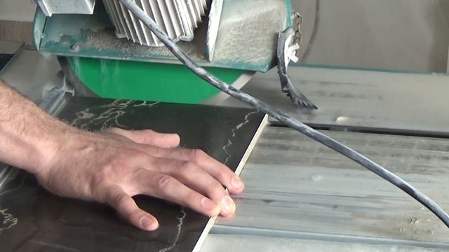 Заусовка. Как пилить плитку под 45 градусов своими руками. смотреть онлайн