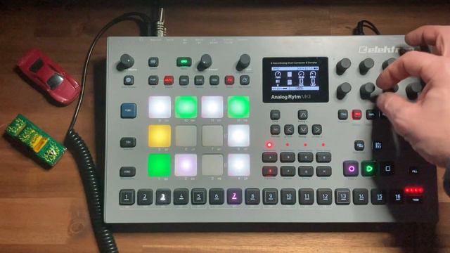 Analog Drum Magic: Playing a Driving Techno Track with Elektron Rytm MK2 Live! смотреть онлайн
