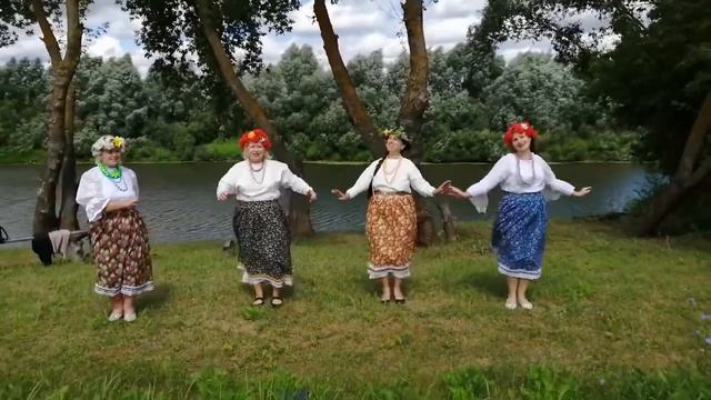 #ВспомнимТрадицииПредков Народный коллектив "Родничок" - "Подъезжали мы под село" г. Краснослободск смотреть онлайн